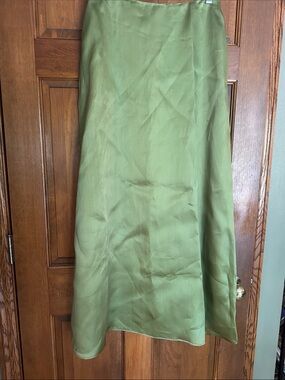 Best dressed wedding guest 100% silk organza skirt